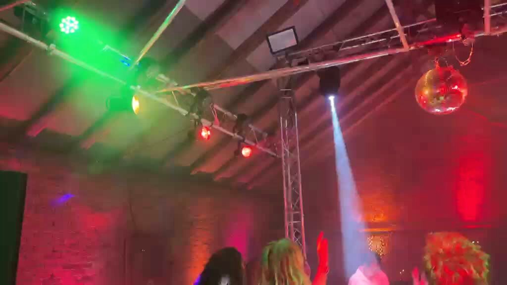 Musik-Quiz mit Live-Sound und Lichtshow
